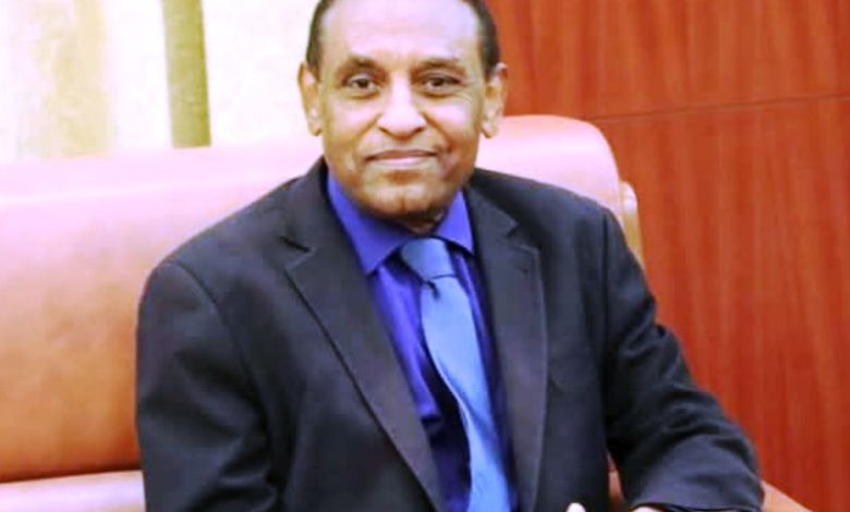 كامل إدريس